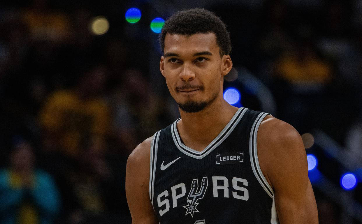 阮奇龙庆祝冲超：美好的一个赛季，一起期待2026新的挑战（阮奇龙庆贺升超：美妙赛季收官，携手期待2026年新挑战）