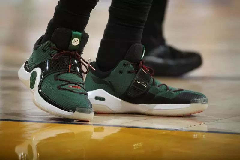 亚马尔：外界一直在说我的腹股沟痛和心情不好，那些全是假的（亚马尔辟谣：关于腹股沟疼痛与情绪不佳的说法并不属实）