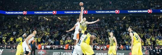 球队再一次完成大逆转（球队又一次上演绝地翻盘）